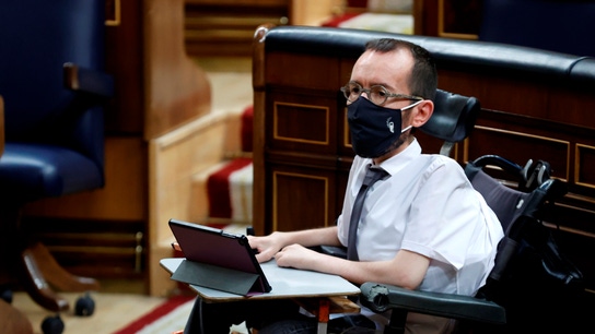 El portavoz de Unidas Podemos, Pablo Echenique, en el Congreso.